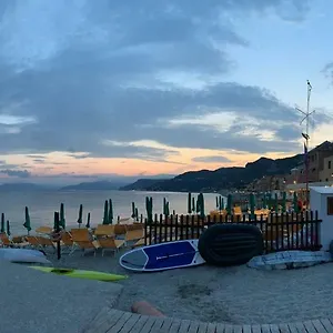Appartamento #subitoalmare, Varigotti